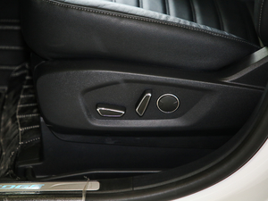 2020EcoBoost 245 J 7 {{