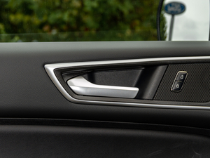 2020EcoBoost 245 ST-Line 5 g