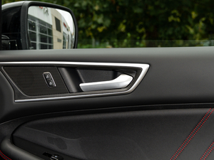 2020EcoBoost 245 ST-Line 5 g