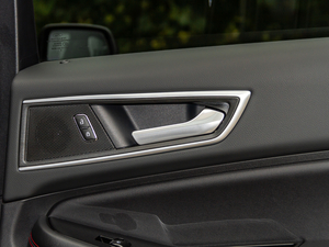 2020EcoBoost 245 ST-Line 5 g