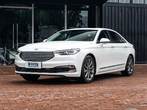 2019款EcoBoost 245 尊享版 左前45度