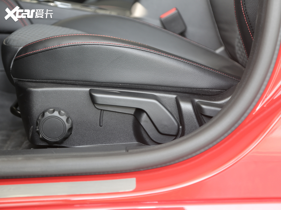 2020˹ Ɏ EcoBoost 180 ST Line