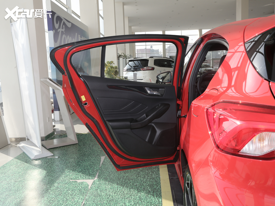 2020˹ Ɏ EcoBoost 180 ST Line