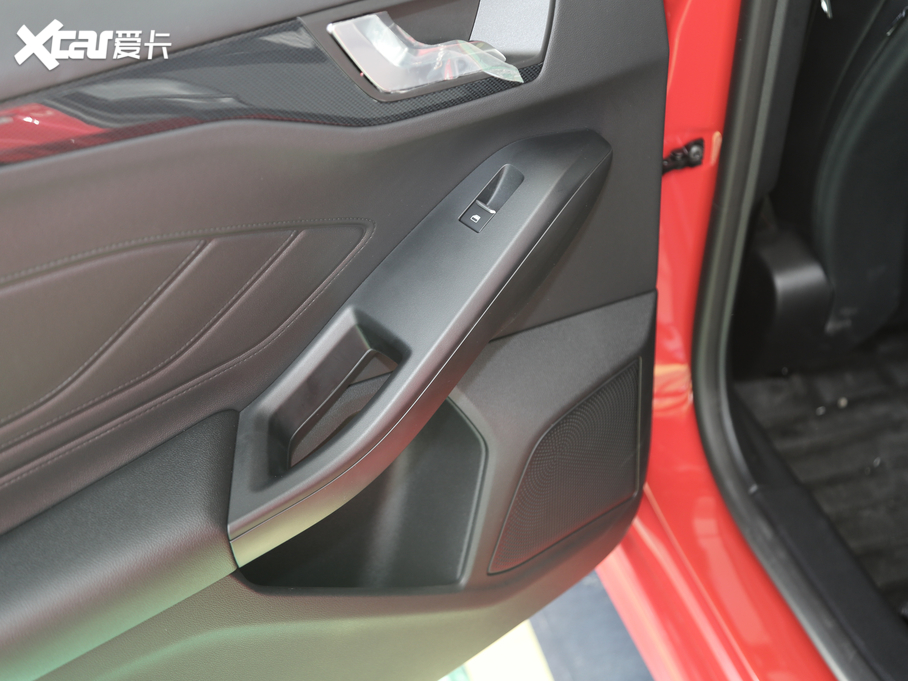 2020˹ Ɏ EcoBoost 180 ST Line