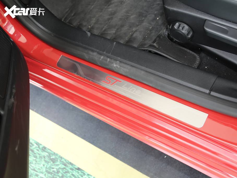 2020˹ Ɏ EcoBoost 180 ST Line