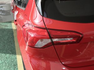 2020Ɏ EcoBoost 180 ST Line ^