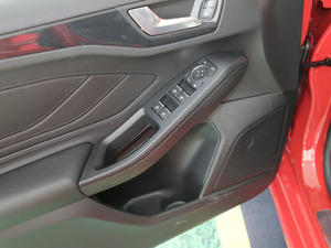 2020Ɏ EcoBoost 180 ST Line g