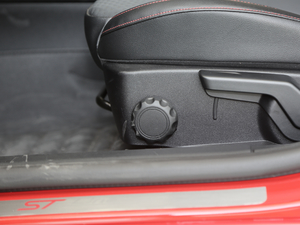 2020Ɏ EcoBoost 180 ST Line g