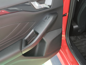 2020Ɏ EcoBoost 180 ST Line g