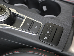 2020Ɏ EcoBoost 180 ST Line п؅^(q)