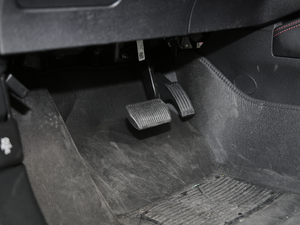 2020Ɏ EcoBoost 180 ST Line п؅^(q)