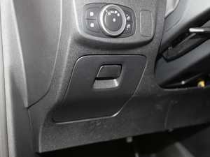 2020Ɏ EcoBoost 180 ST Line п؅^(q)