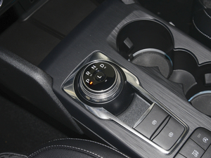 2020款两厢 EcoBoost 180 自动锋潮型 换挡杆