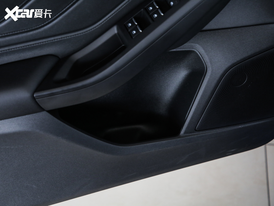 2020˹ Ɏ EcoBoost 180 ST Line