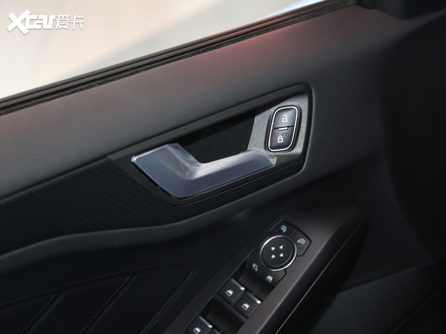 2020˹  EcoBoost 180 ST Line