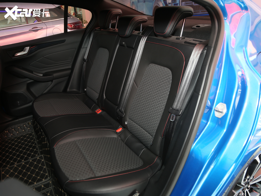 2020˹  EcoBoost 180 ST Line