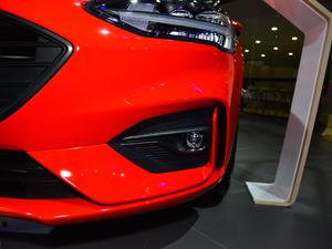 2020 EcoBoost 180 ST Line ǰF