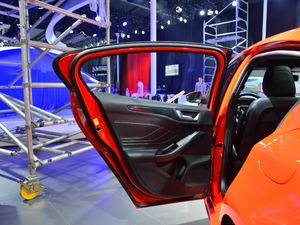 2020 EcoBoost 180 ST Line ܇T