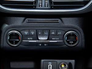 2020 EcoBoost 180 ST Line {{