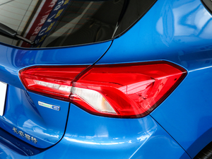 2020Ɏ EcoBoost 180 ST Line (ji)^