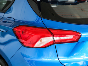 2020Ɏ EcoBoost 180 ST Line (ji)^