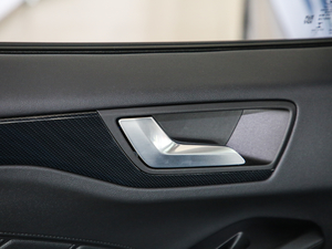 2020Ɏ EcoBoost 180 ST Line g