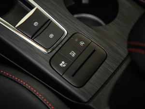 2020Ɏ EcoBoost 180 ST Line п؅^