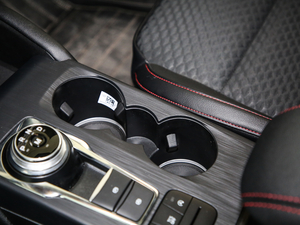 2020Ɏ EcoBoost 180 ST Line п؅^