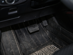 2020Ɏ EcoBoost 180 ST Line п؅^