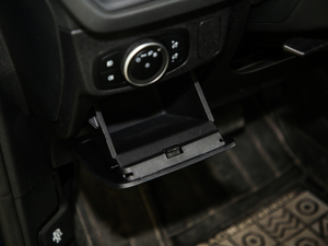 2020Ɏ EcoBoost 180 ST Line п؅^