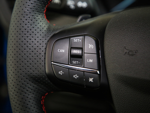 2020Ɏ EcoBoost 180 ST Line п؅^