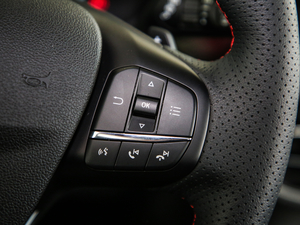 2020Ɏ EcoBoost 180 ST Line п؅^