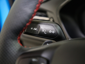 2020Ɏ EcoBoost 180 ST Line п؅^