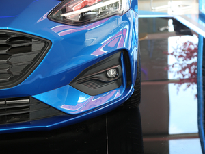 2020 EcoBoost 180 ST Line ǰF