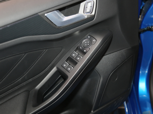 2020 EcoBoost 180 ST Line п؅^(q)