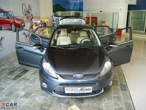 2009款三厢 1.5L 自动豪华版 车门全开
