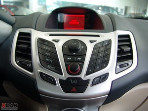 2009款三厢 1.5L 自动时尚版 中控台