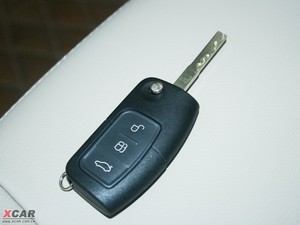 2009款三厢 1.5L 自动豪华版 车钥匙