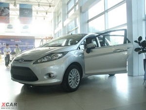 2009款三厢 1.5L 自动豪华版 整体外观