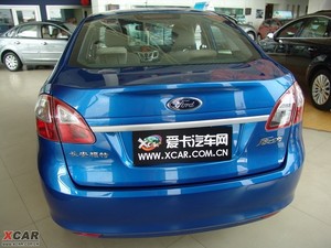 2009款三厢 1.5L 手动时尚版 整体外观