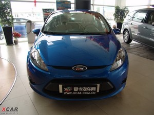 2009款三厢 1.5L 手动时尚版 正前