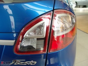 2009款三厢 1.5L 手动时尚版 尾灯