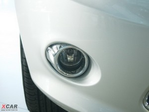 2009款三厢 1.5L 自动豪华版 前雾灯