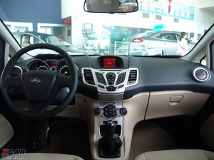 2009款三厢 1.5L 手动时尚版 内饰全景