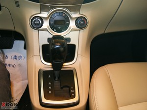 2009款三厢 1.5L 自动豪华版 换挡杆