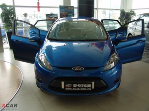 2009款三厢 1.5L 手动时尚版 车门全开