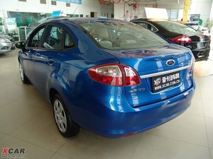 2009款三厢 1.5L 手动时尚版 左后45度