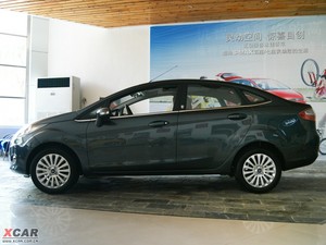 2009款三厢 1.5L 自动豪华版 正侧（左）