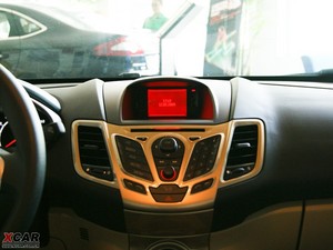 2009款三厢 1.5L 自动豪华版 中控台