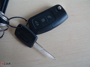 2009款三厢 1.5L 手动时尚版 车钥匙